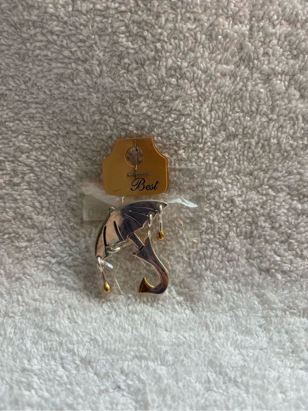 New best silver and gold toned brooch and pendant combo